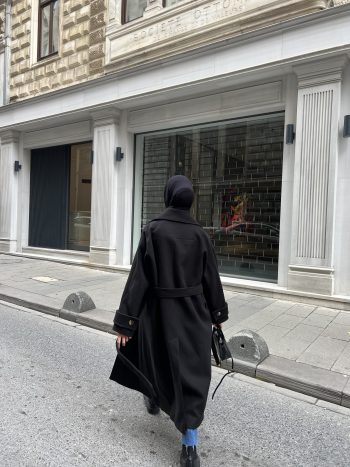 Kemerli Siyah Kaşe Kaban - Görsel 6